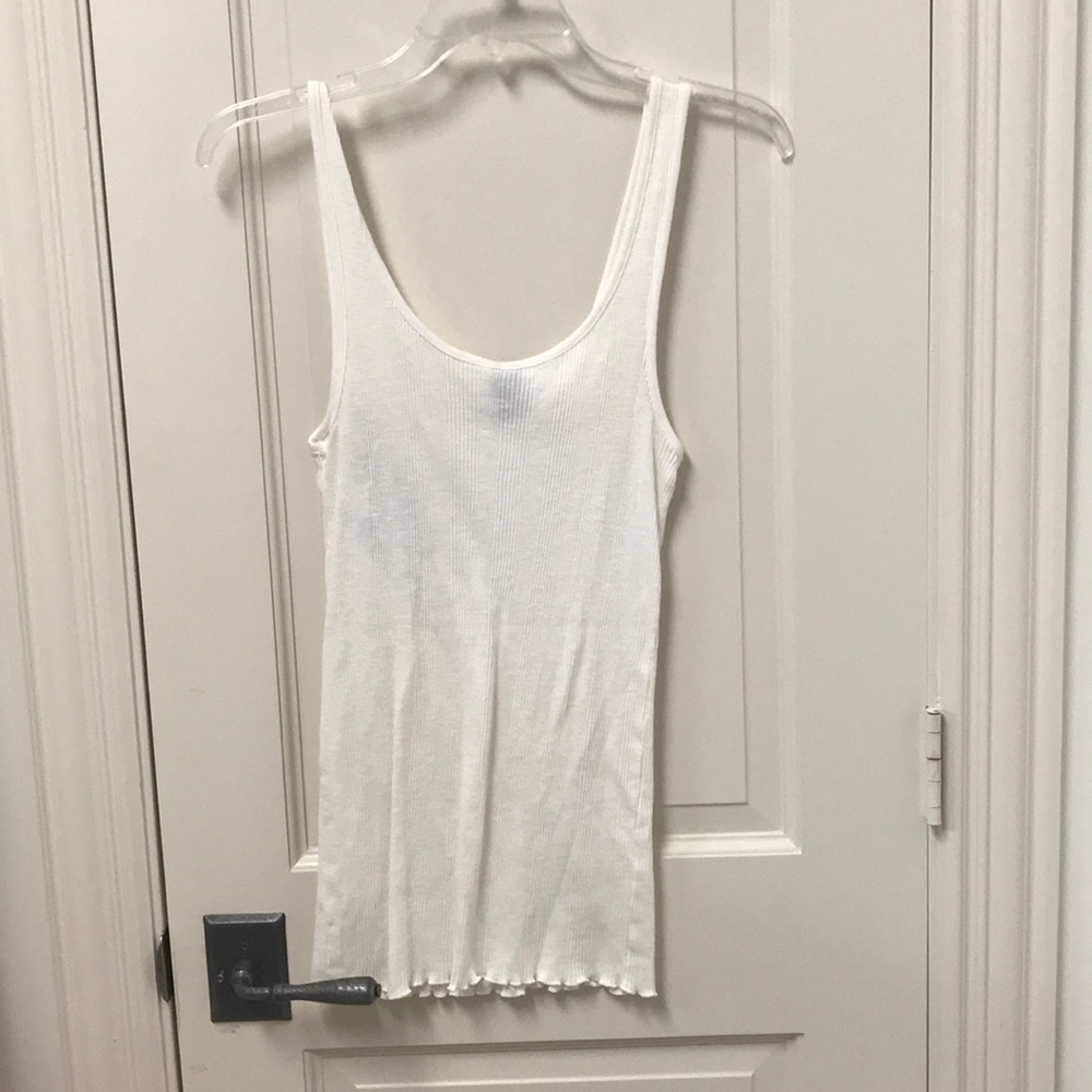Obey white tank with lightning bolt - Picture 3 of 5